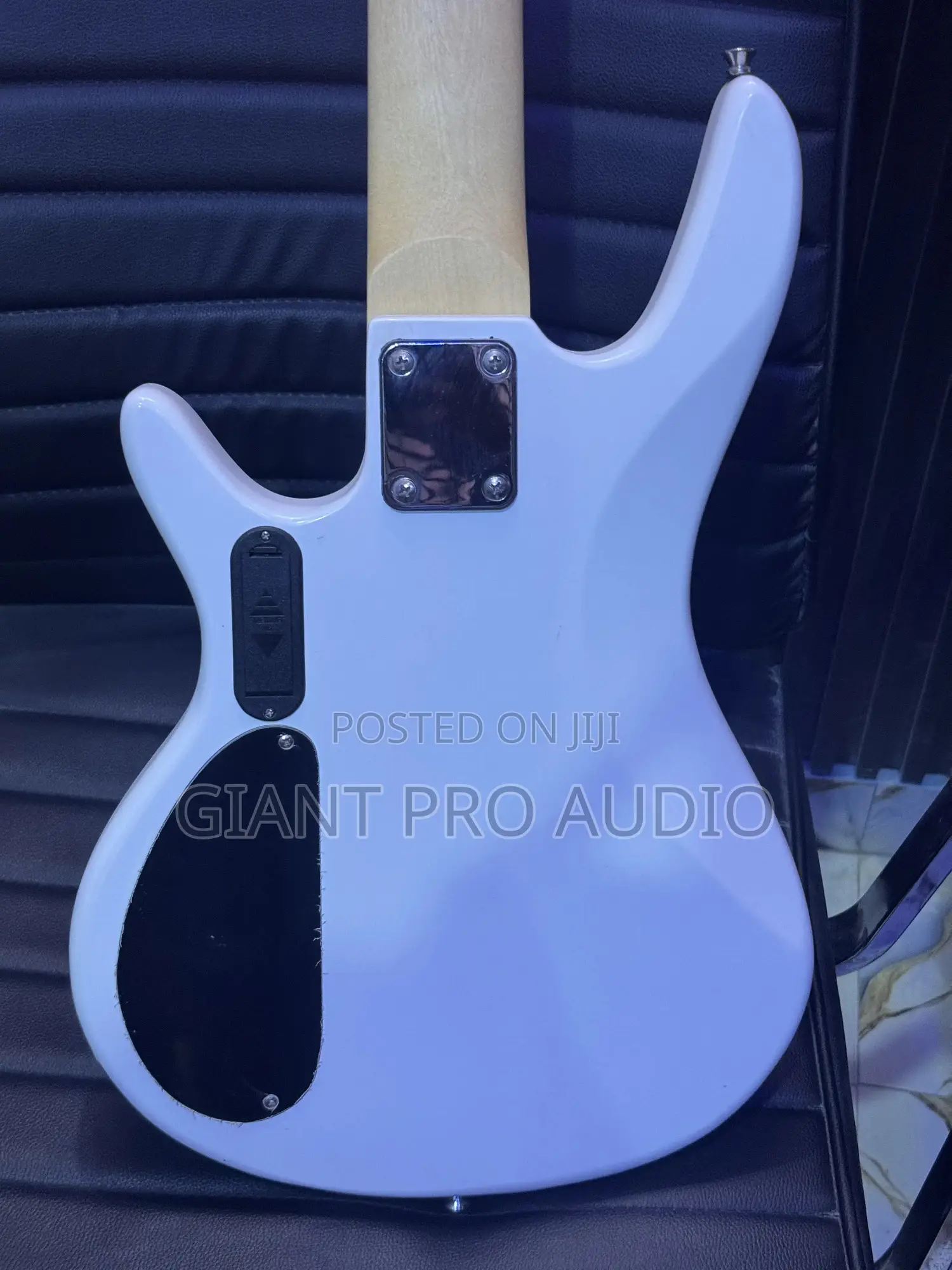 Fender 5 Strings Active Guitar