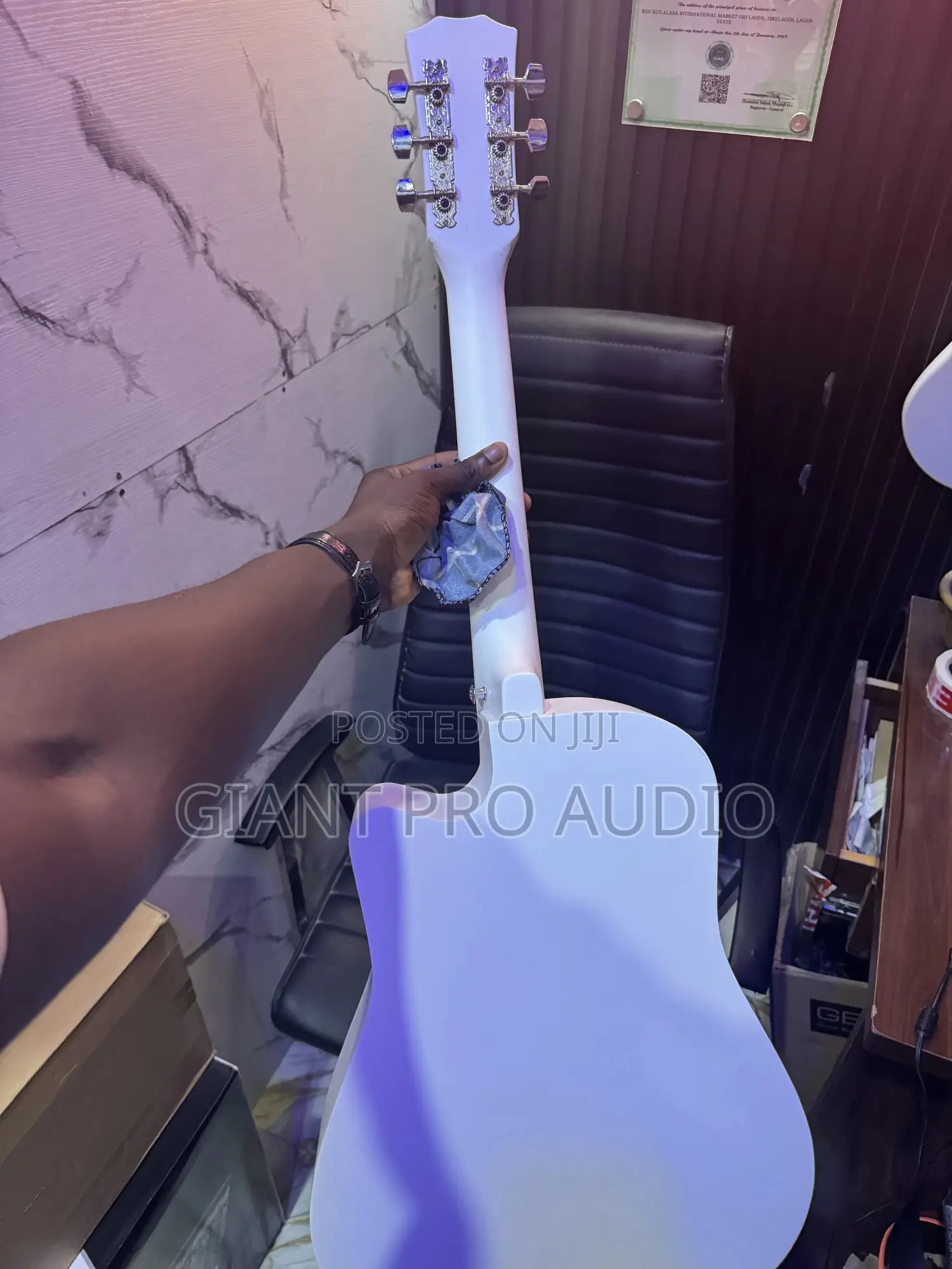 Shekina Box Guitar