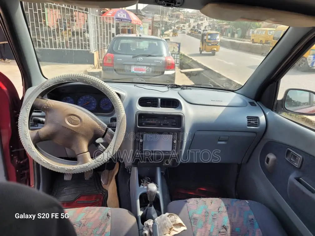 Daihatsu Terios 2000 Red