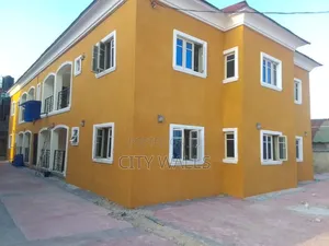3bdrm Block of Flats in Ogombo for rent