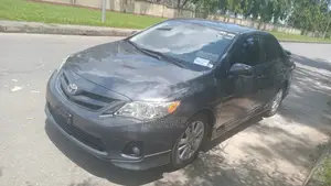 Toyota Corolla LE 4dr Sedan (1.8L 4cyl 4A) 2012 Gray