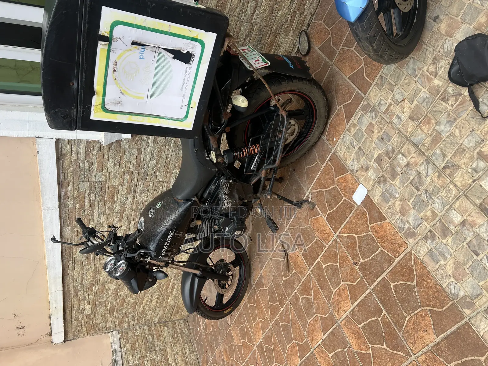Kymstone Husky 2025 Black