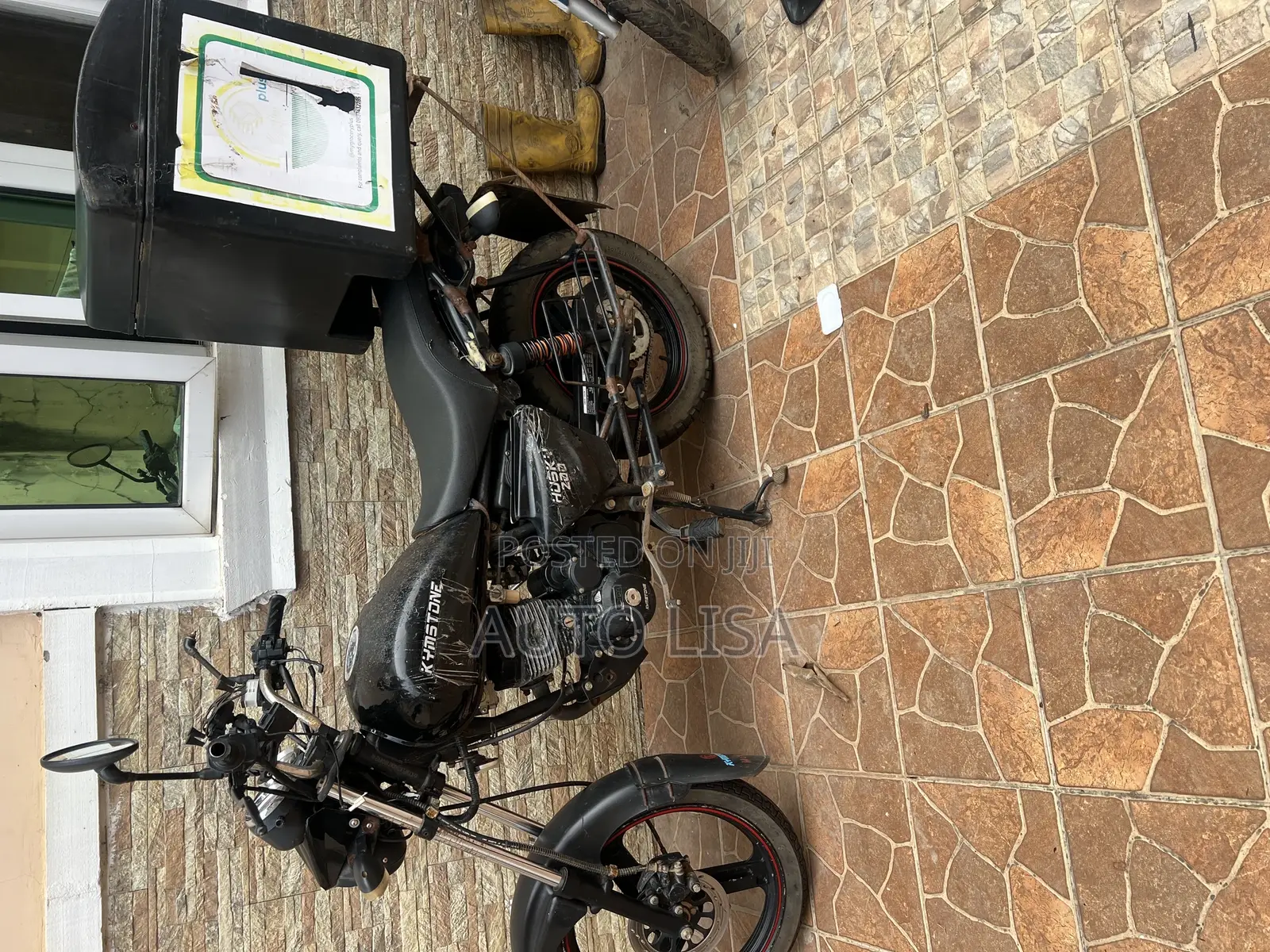 Kymstone Husky 2025 Black
