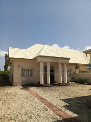 3bdrm Bungalow in Off Hakeem Dickson, Lekki Phase 1 for rent