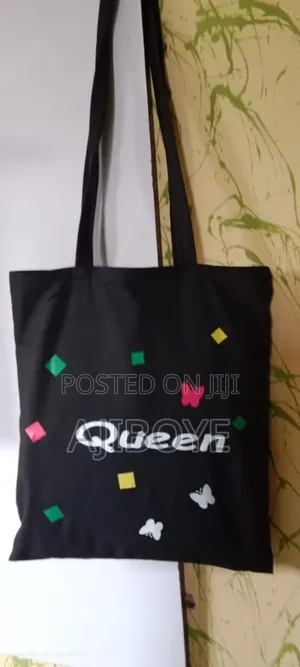 3000 Per Bags Tote Bag