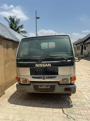 Nissan Cabstar 1999 Silver
