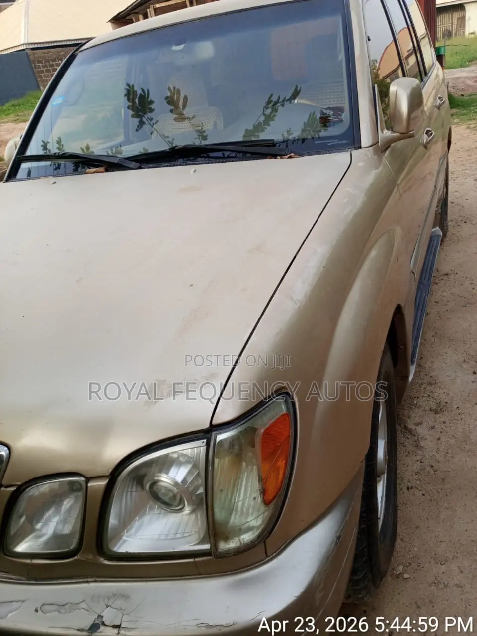 Lexus LX 470 AWD 2000 Gold
