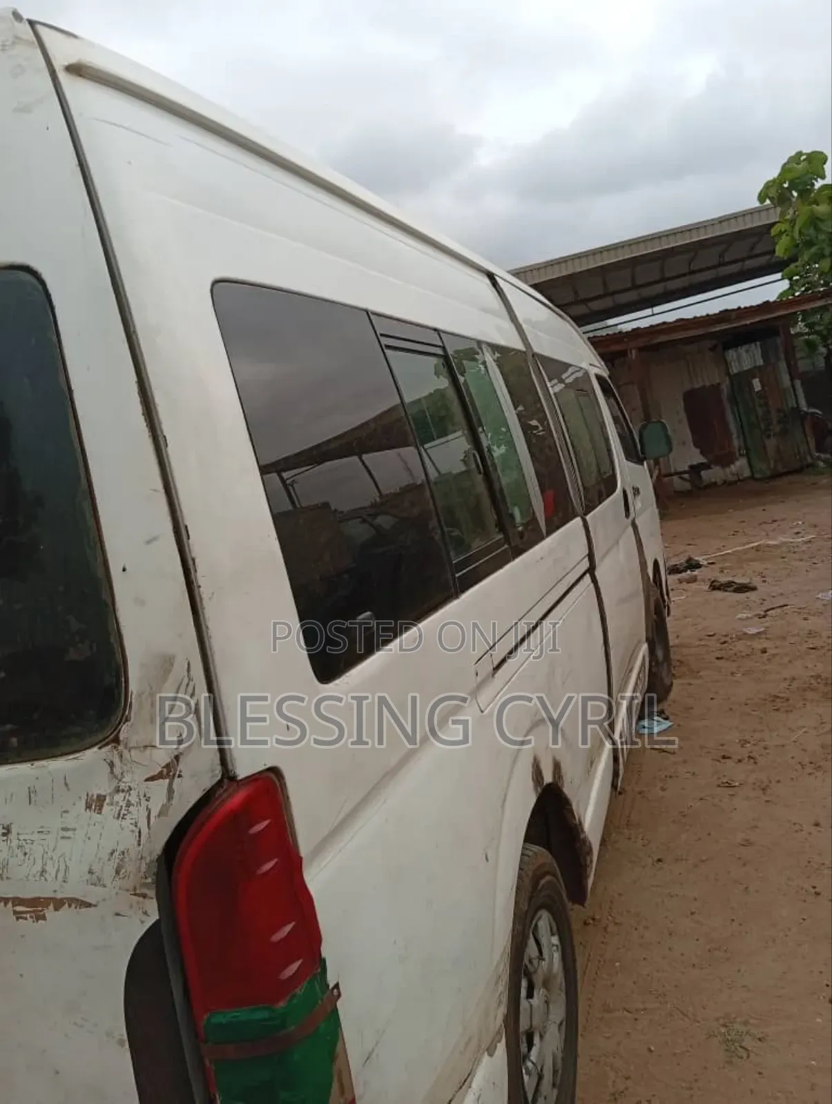 Toyota HiAce 2012 White