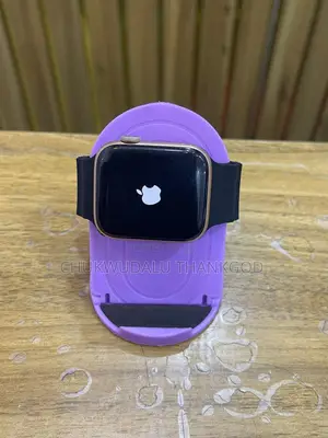 Apple Watch Series6 With Sport Band (Gps) 44 - Gold Black
