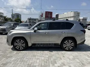 Lexus LX 600 2023