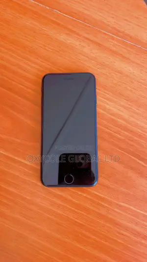 Apple iPhone SE (2020) 64 GB Black