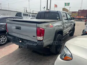 Toyota Tacoma Limited 2017 Gray
