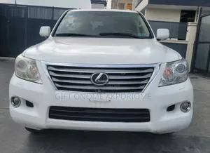 Lexus LX 570 2011 White