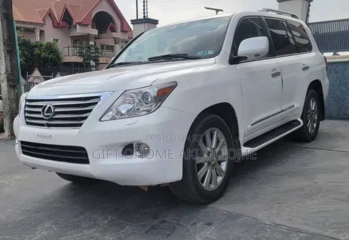 Lexus LX 570 2011 White