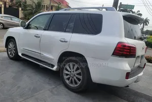 Lexus LX 570 2011 White