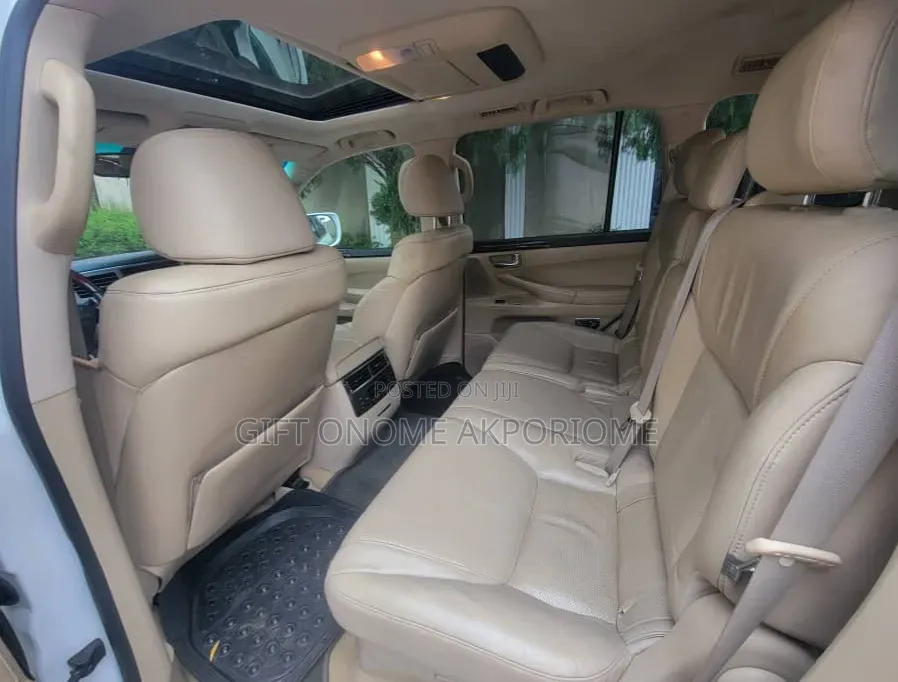 Lexus LX 570 2011 White