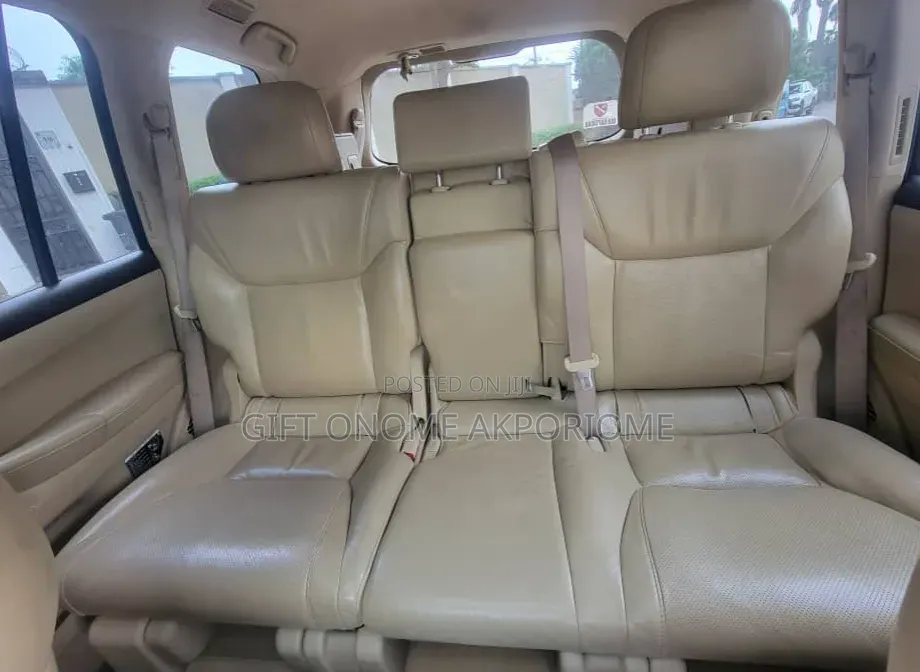 Lexus LX 570 2011 White