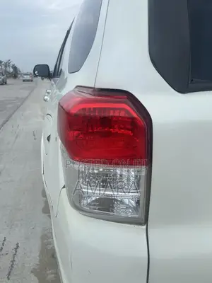 Toyota 4-Runner SR5 4WD 2010 White