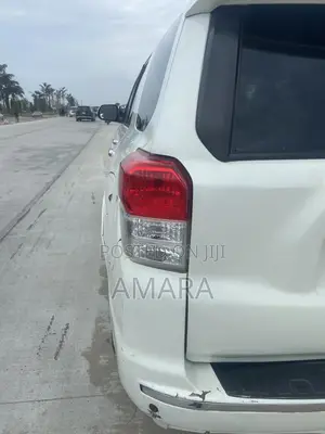 Toyota 4-Runner SR5 4WD 2010 White