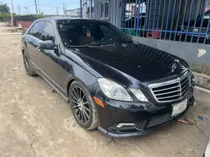 Mercedes-Benz E350 Base 4Matic Sedan AWD (3.5L 6cyl 7A) 2010 Blue