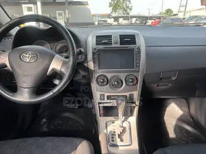 Toyota Corolla 2010 Silver