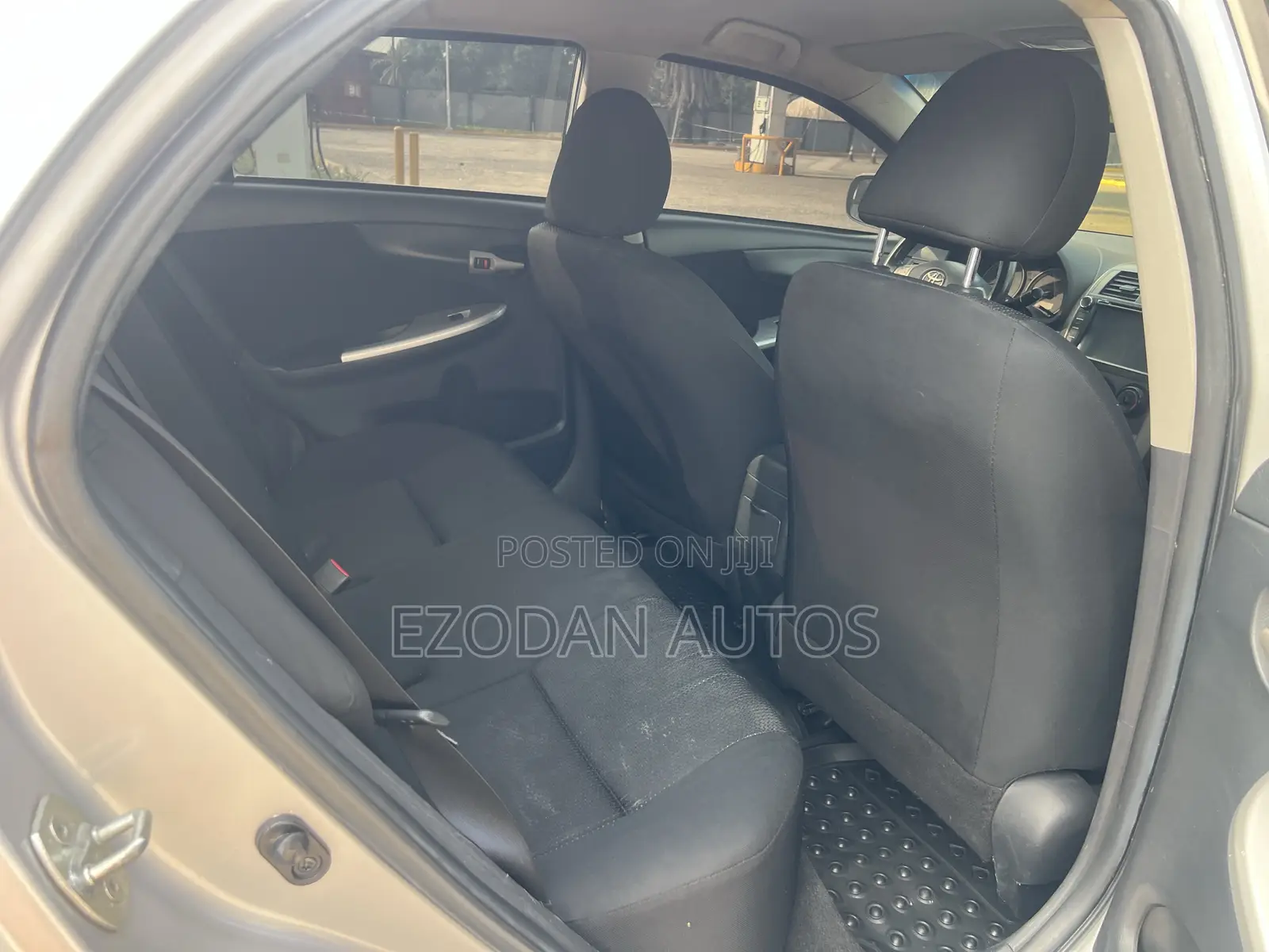 Toyota Corolla 2010 Silver