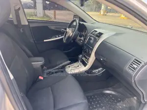 Toyota Corolla 2010 Silver