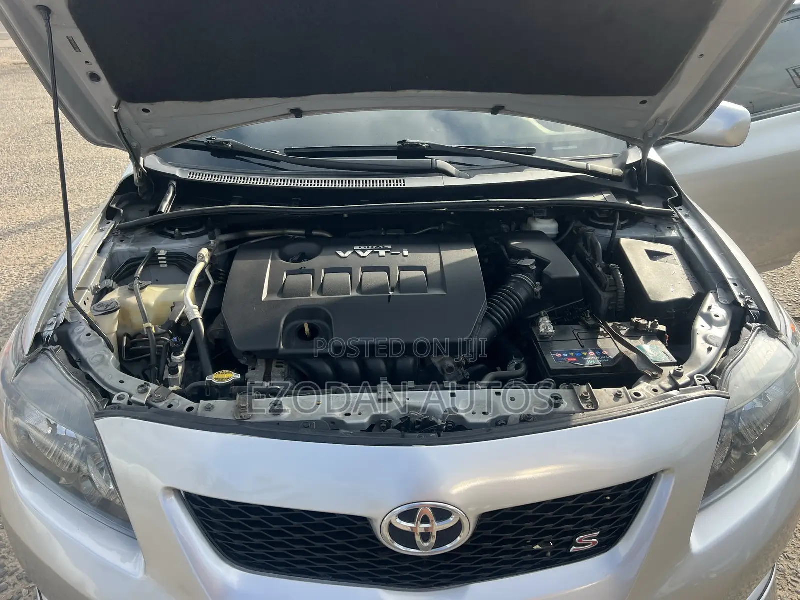 Toyota Corolla 2010 Silver
