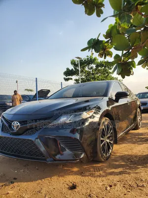 Toyota Camry SE (2.5L 4cyl 8A) 2019 Black