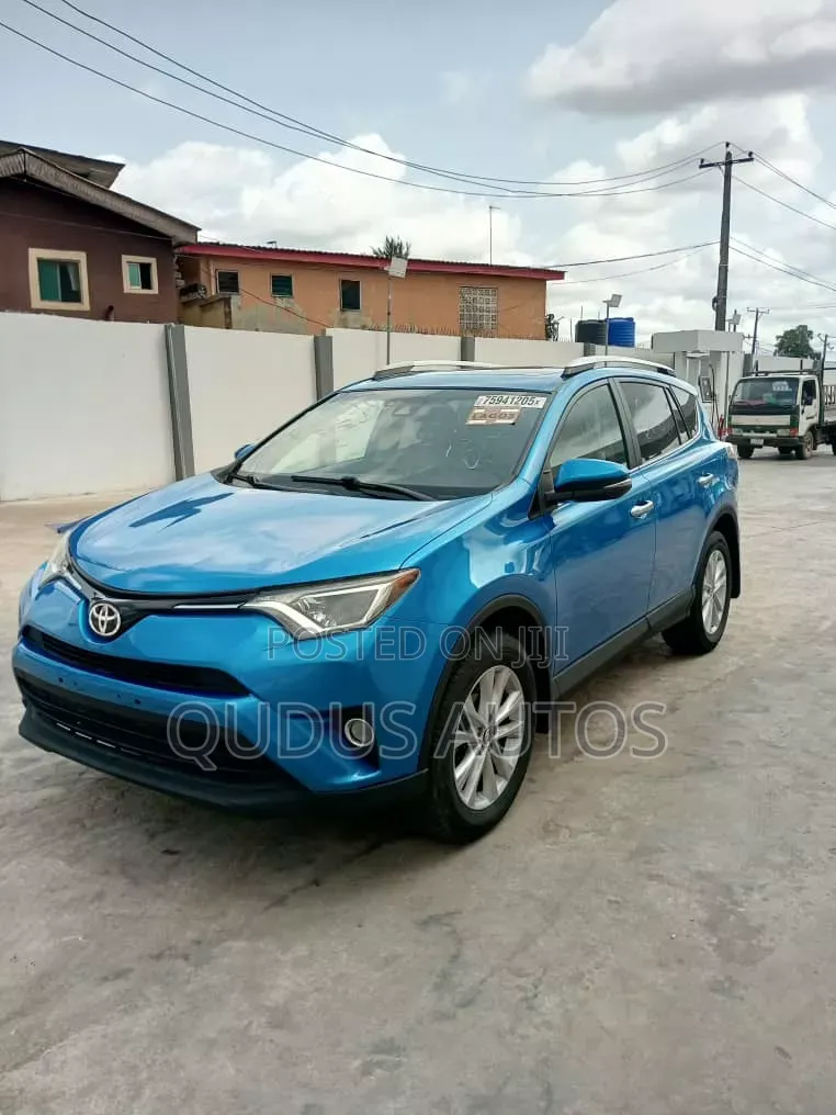 Toyota RAV4 2016 Blue