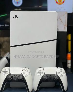 Ps 5 Slim 1tb Stand Version With 2 Pads Used