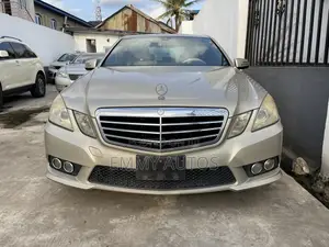 Mercedes-Benz E350 2010 Gold