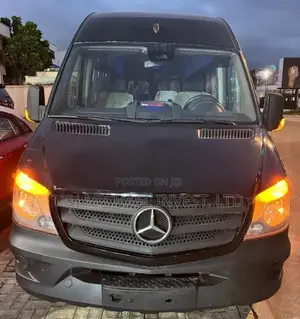 Mercedes-Benz Sprinter 2015 Black