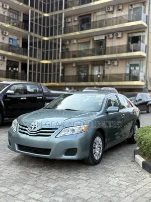 Toyota Camry LE 4dr Sedan (2.5L 4cyl 6A) 2011 Green