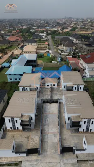 4bdrm Duplex in Kolapo Ishola Gra, Ibadan for sale