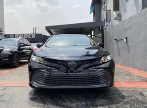 Toyota Camry LE FWD (2.5L 4cyl 8AM) 2018 Black