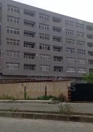 250 Bed 7 Floors Furnished Hospital 4 Sale at v/Island, Lagos, Nigeria.