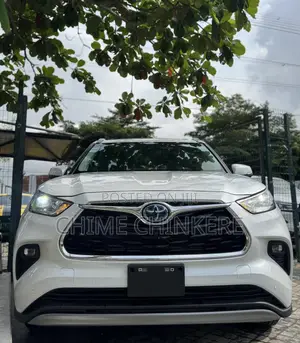 Toyota Highlander Platinum AWD 2024 White