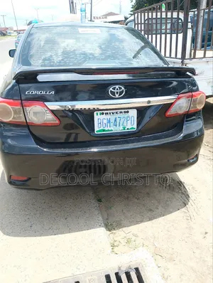 Toyota Corolla LE 4dr Sedan (1.8L 4cyl 4A) 2013 Black