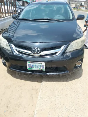 Toyota Corolla LE 4dr Sedan (1.8L 4cyl 4A) 2013 Black