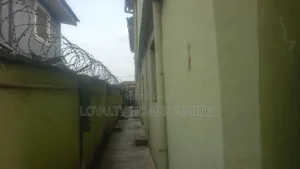 5bdrm House in Ogba GRA for sale