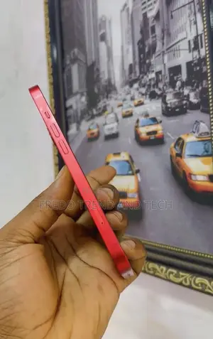 New Apple iPhone 13 128 GB Red