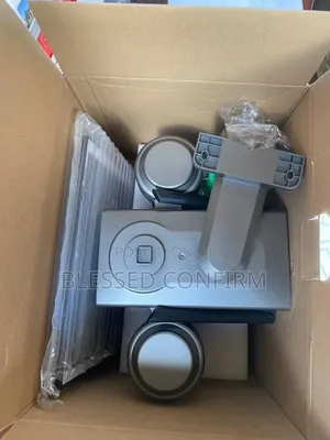 Brand New 4g Solar Ultra Hd Triple Lens Security Camera.