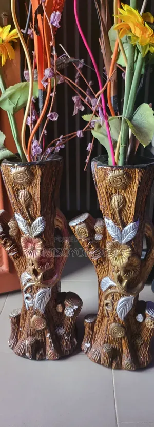 2 Flower Vases With Flowers for Sale