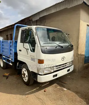 Toyota Dyna 200 Belgium 2rz Injector Engine ( Tokunbo )