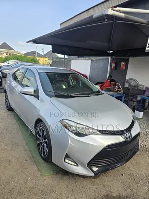 Toyota Corolla LE ECO w/Package 1 4dr Sedan (1.8L 4cyl CVT) 2017 Silver