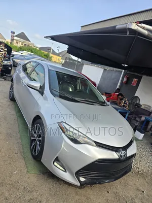 Toyota Corolla LE ECO w/Package 1 4dr Sedan (1.8L 4cyl CVT) 2017 Silver
