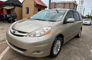 Toyota Sienna XLE 2007 Gold