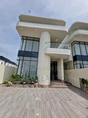 5bdrm House in Prime View, Lafiaji for sale