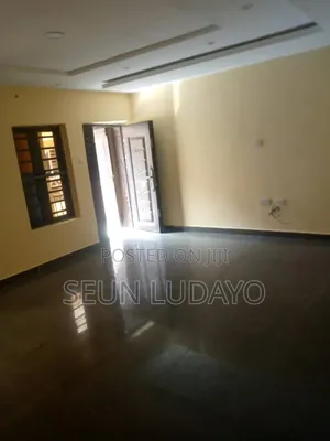2bdrm Room & Parlour in Mancity, Ago Palace for rent